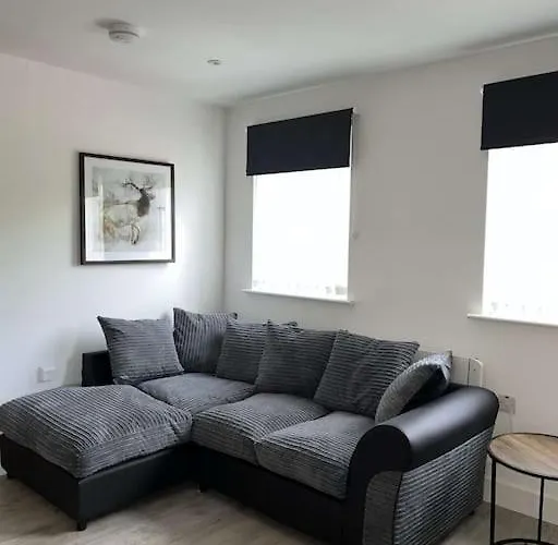 Lovely One Bed, Open Plan Studio Apartment.