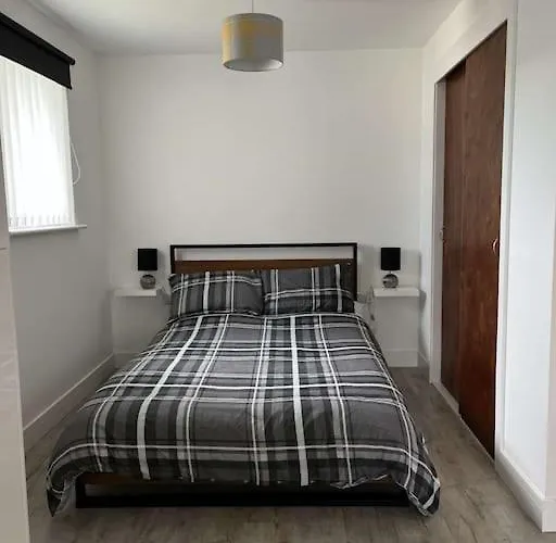 Lovely One Bed, Open Plan Studio Apartment.