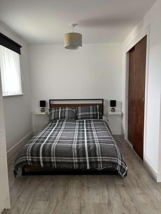 Apartment Lovely One Bed, Open Plan Apartment. *