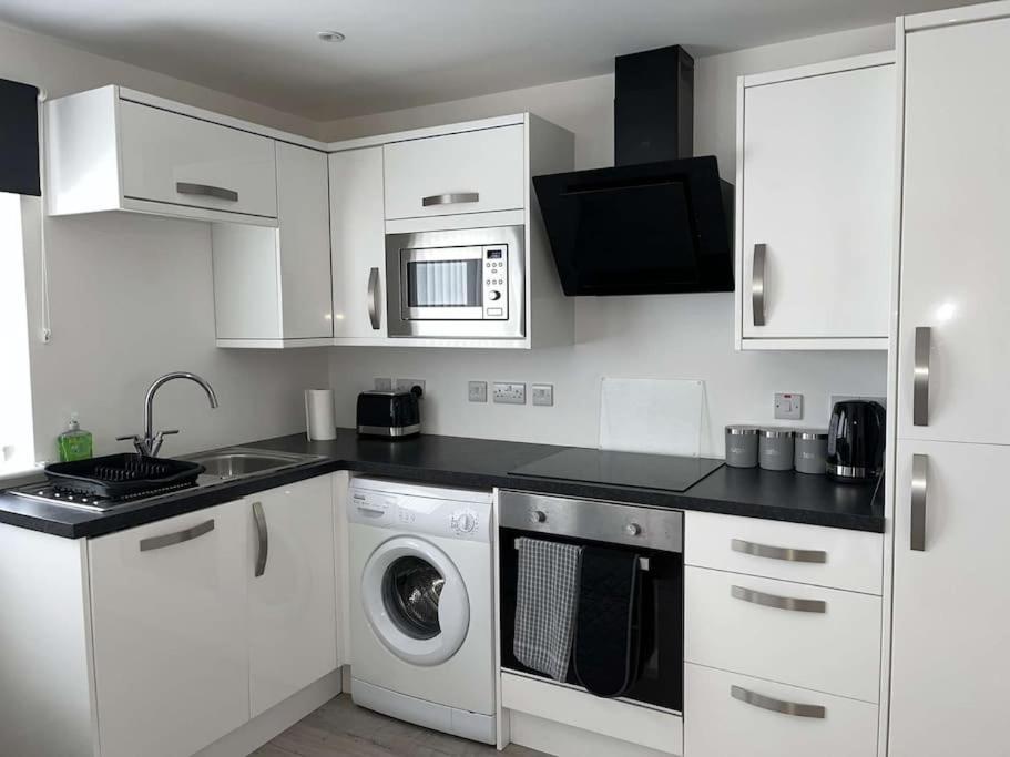 Lovely One Bed, Open Plan Apartment. *