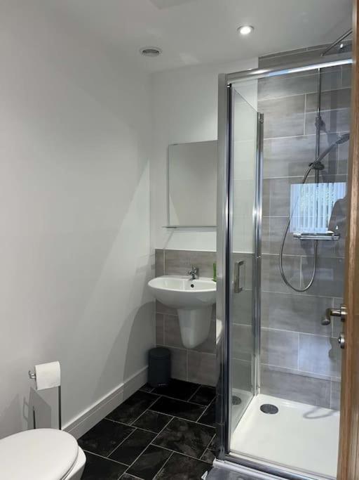 Lovely One Bed, Open Plan Apartment. Culloden